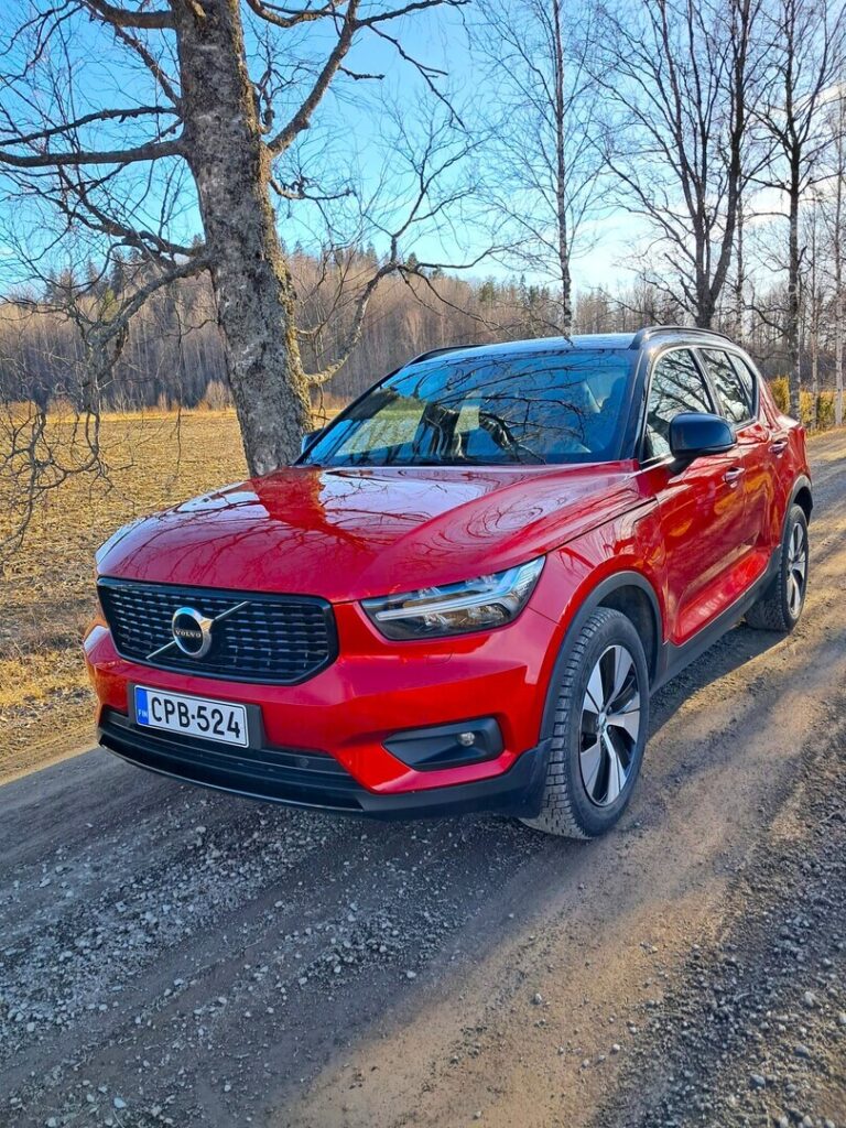 Volvo XC40, image 1