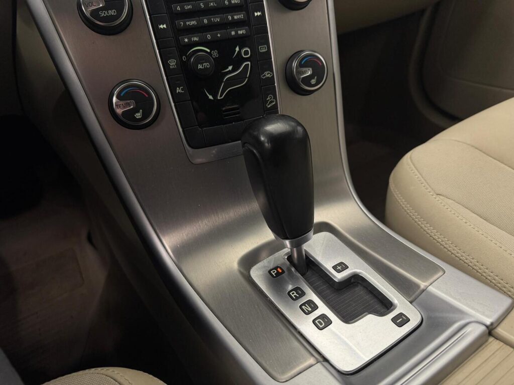 Volvo XC60, image 13