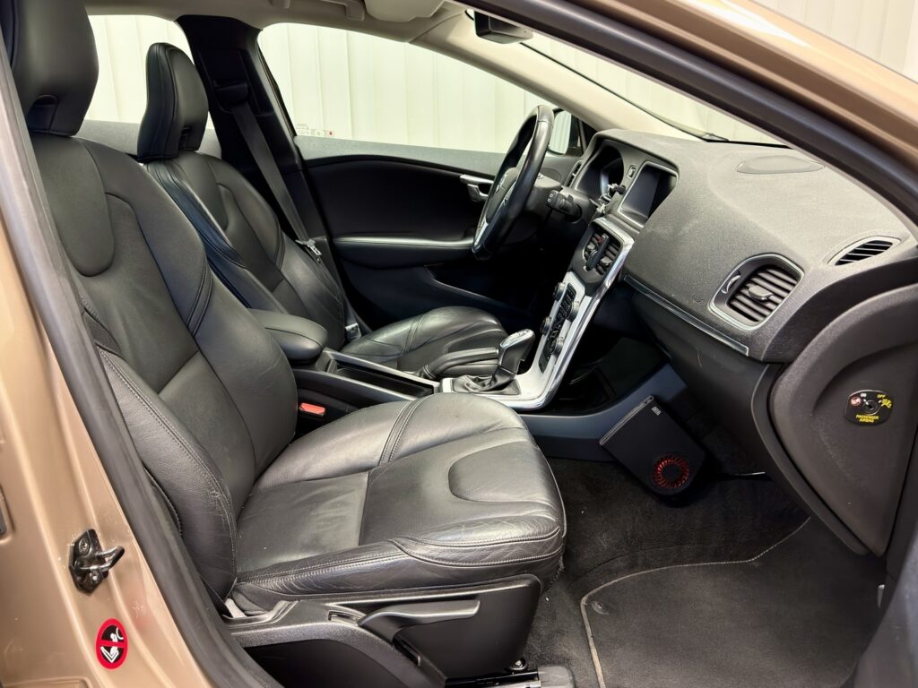 Volvo V40, image 11
