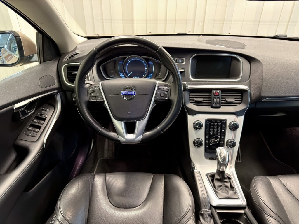 Volvo V40, image 12