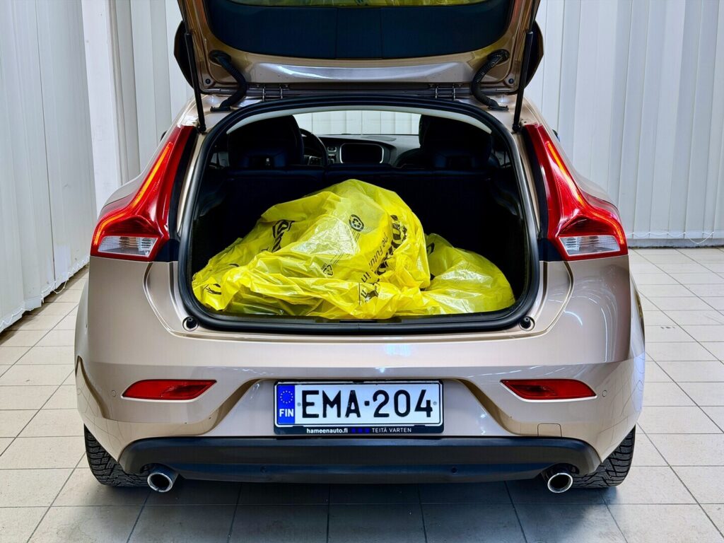 Volvo V40, image 24