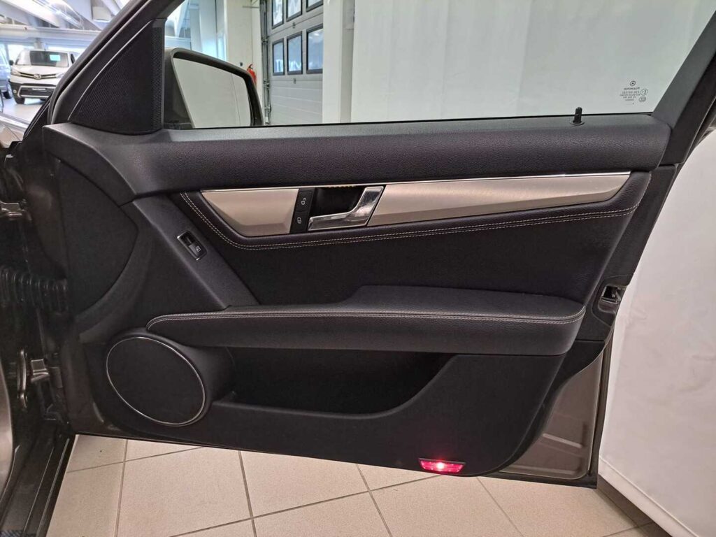Mercedes-Benz C, image 20