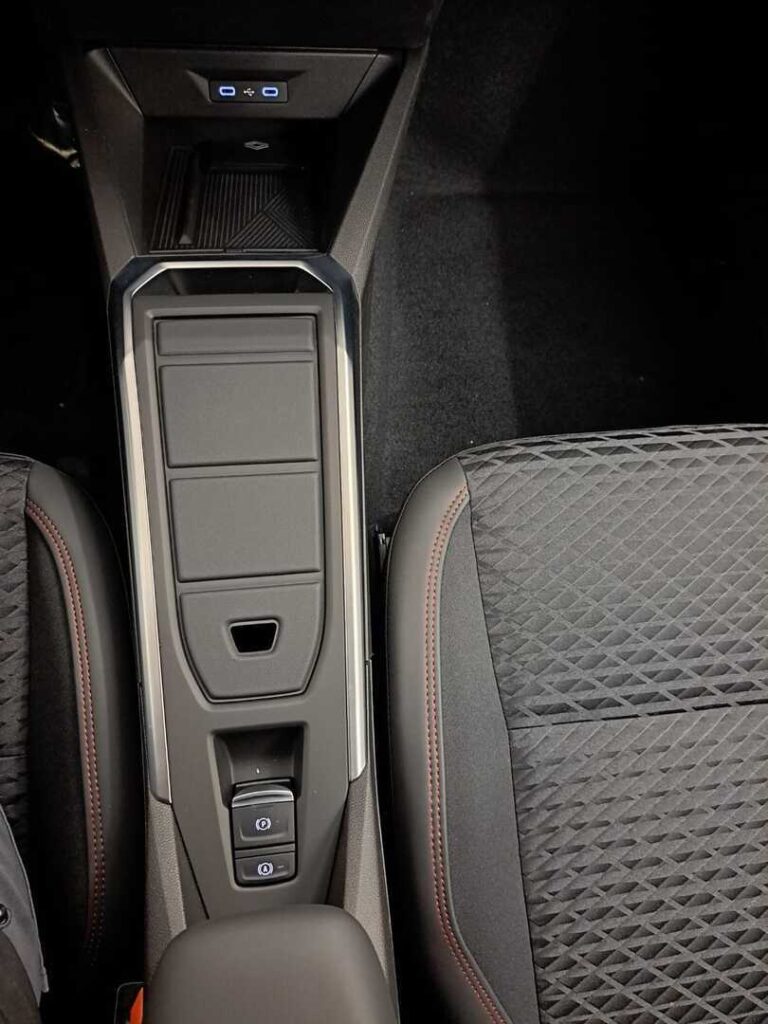 RENAULT CLIO, image 21