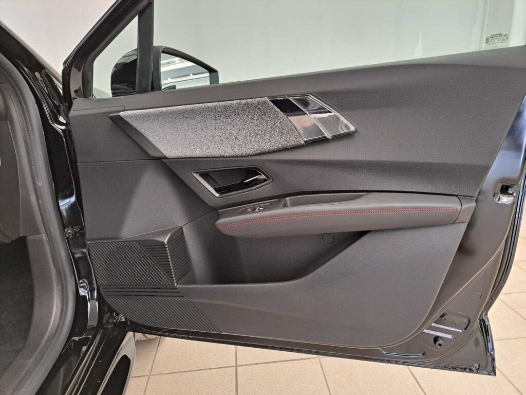 RENAULT CLIO, image 25