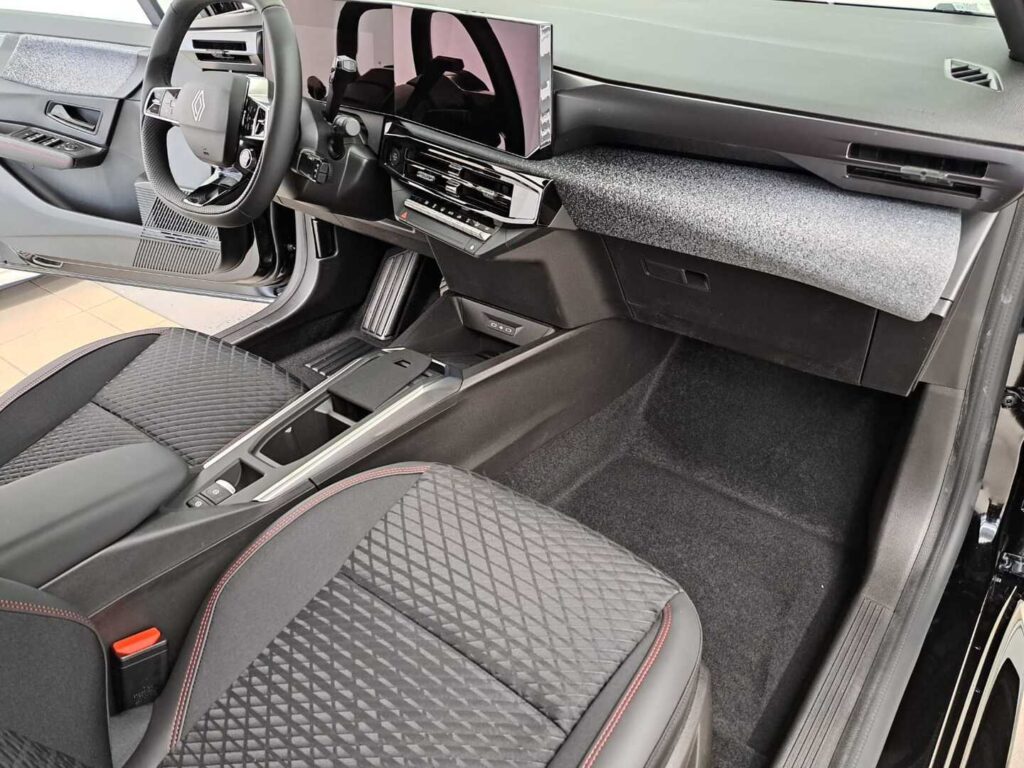 RENAULT CLIO, image 9