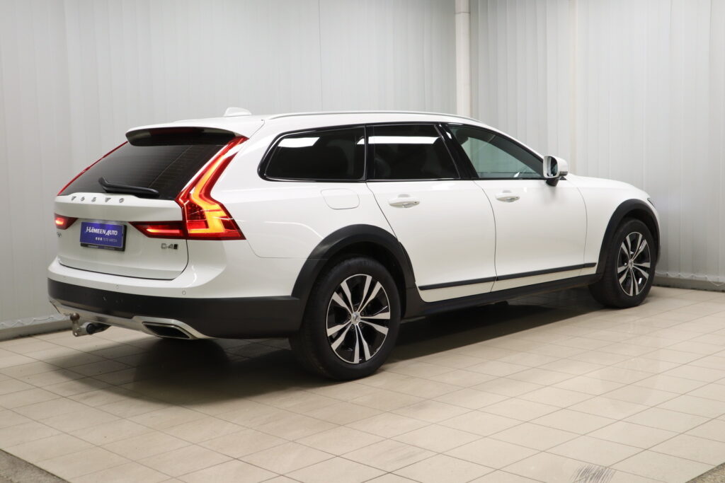Volvo V90 Cross Country, image 18