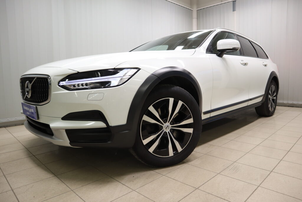 Volvo V90 Cross Country, image 2