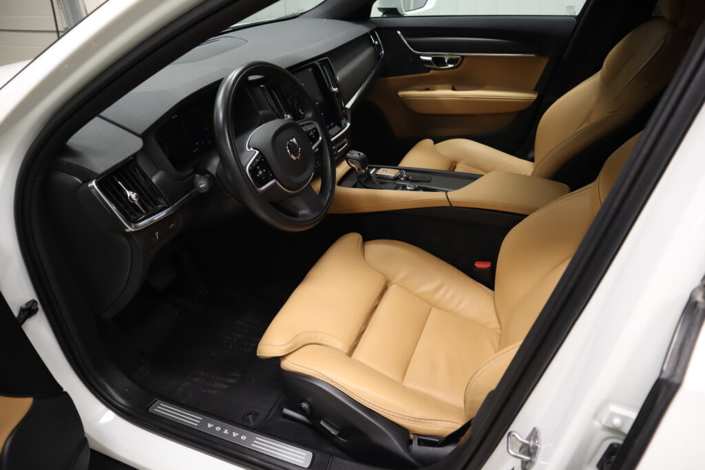 Volvo V90 Cross Country, image 4