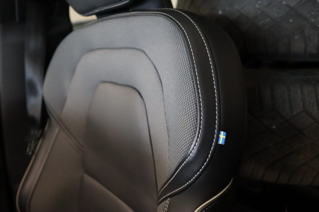 Volvo XC60, image 12