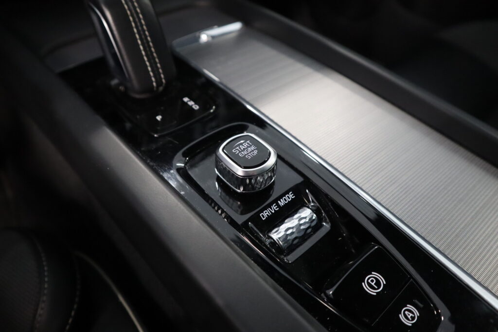 Volvo XC60, image 18