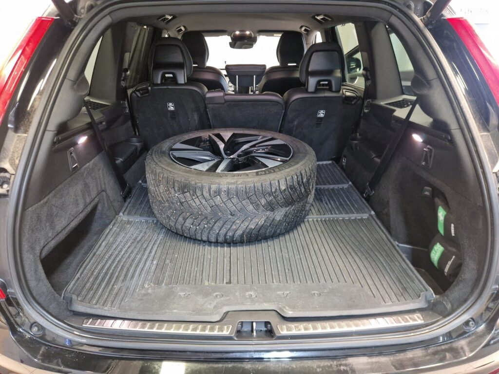 Volvo XC90, image 24