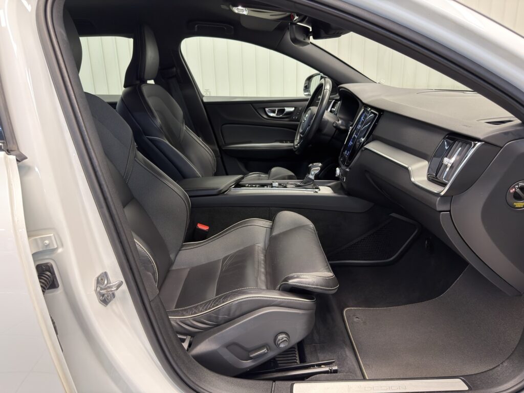 Volvo V60, image 8