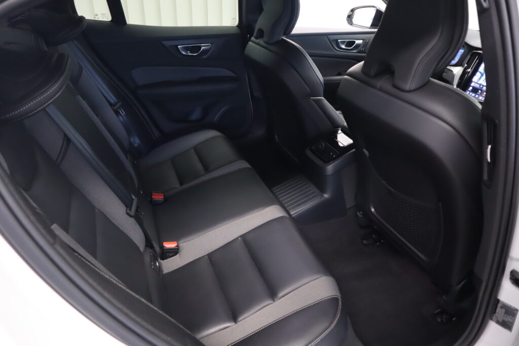 Volvo S60, image 12
