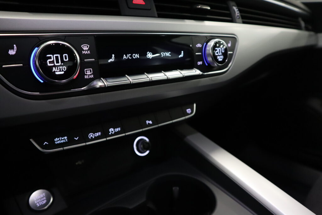 Audi A4, image 11