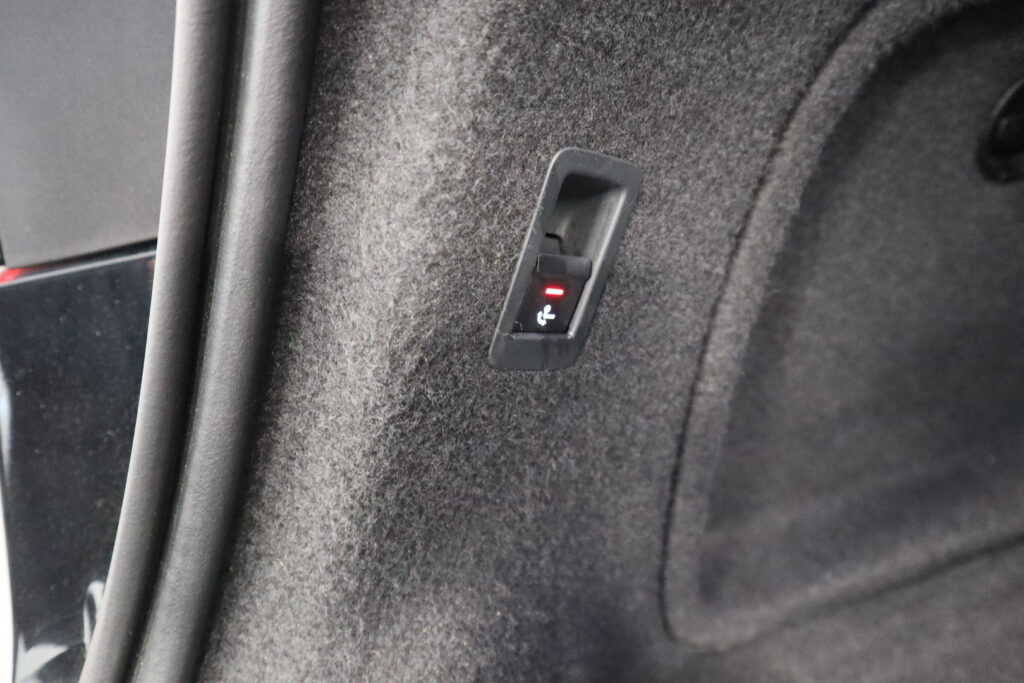 Audi A4, image 15