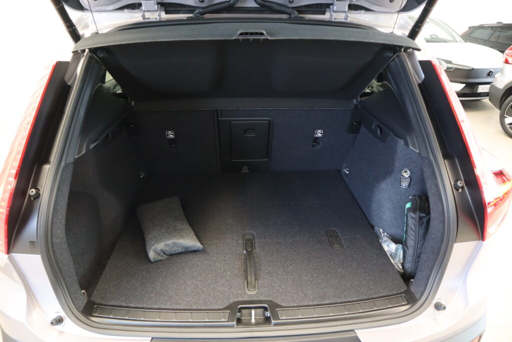 Volvo XC40, image 20