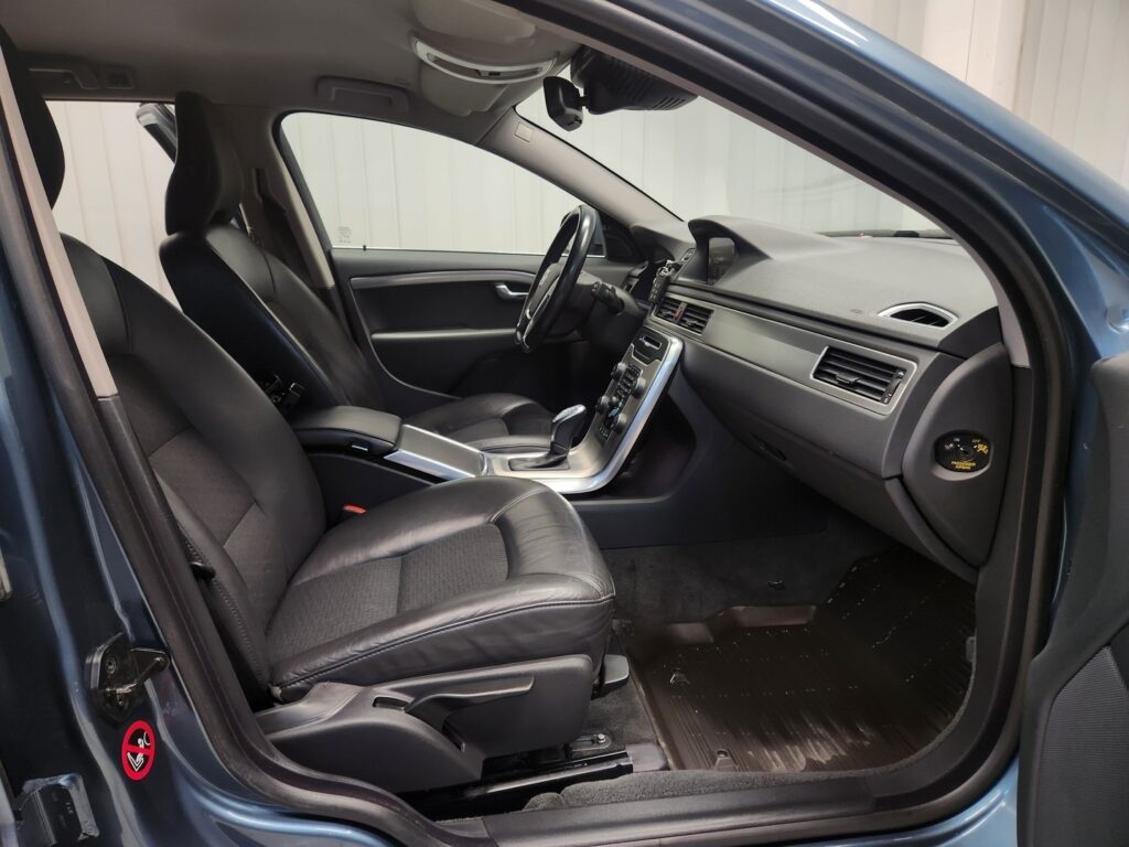 Volvo V70, image 9
