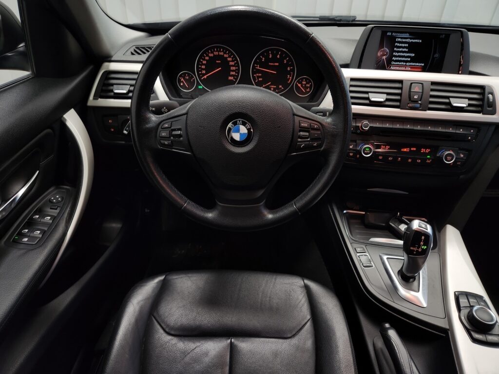 BMW 320, image 11