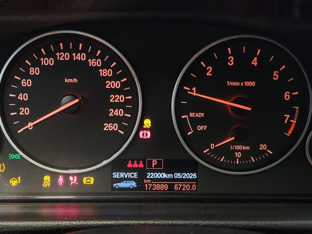 BMW 320, image 13