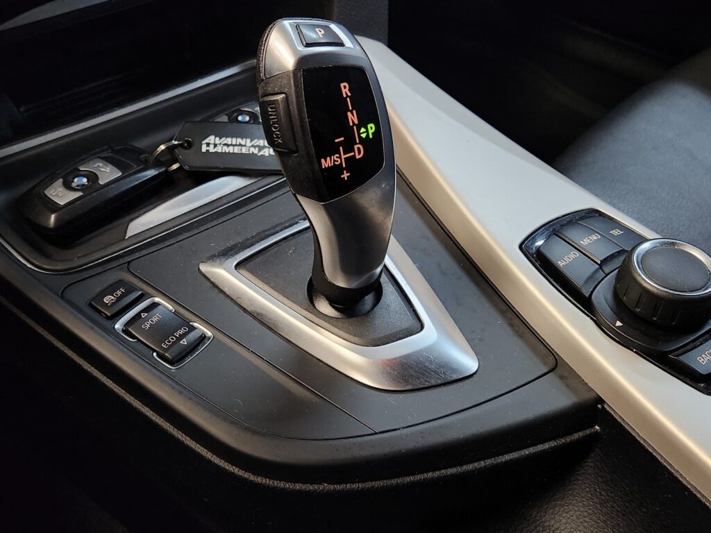 BMW 320, image 14