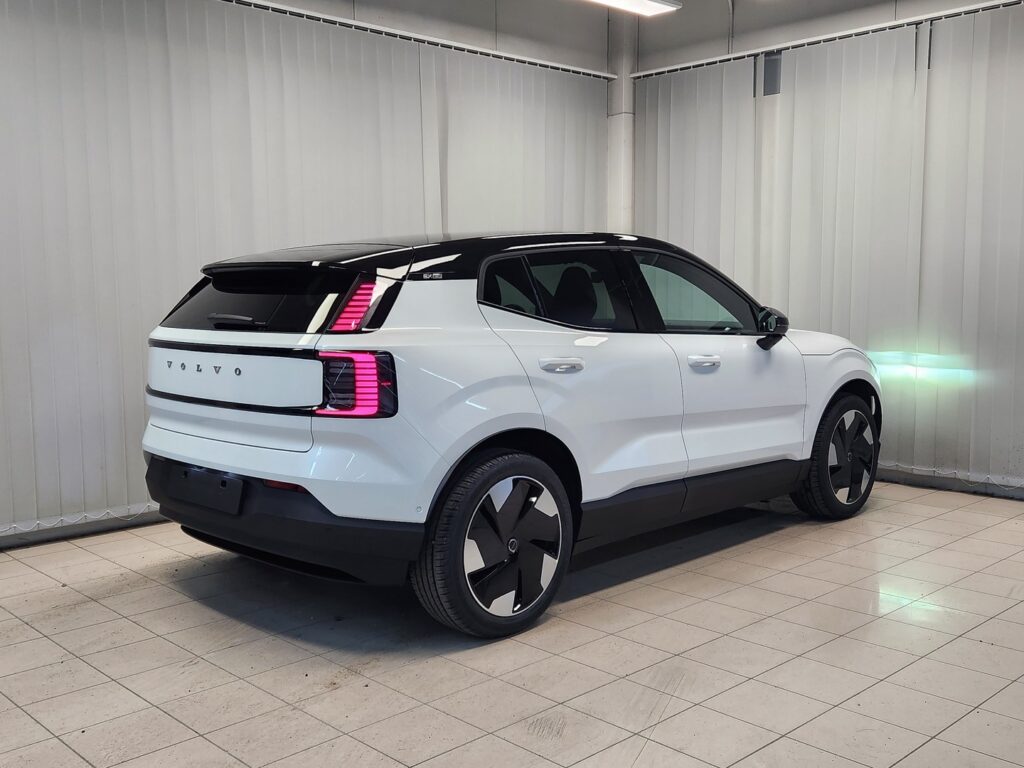 Volvo EX30, image 5