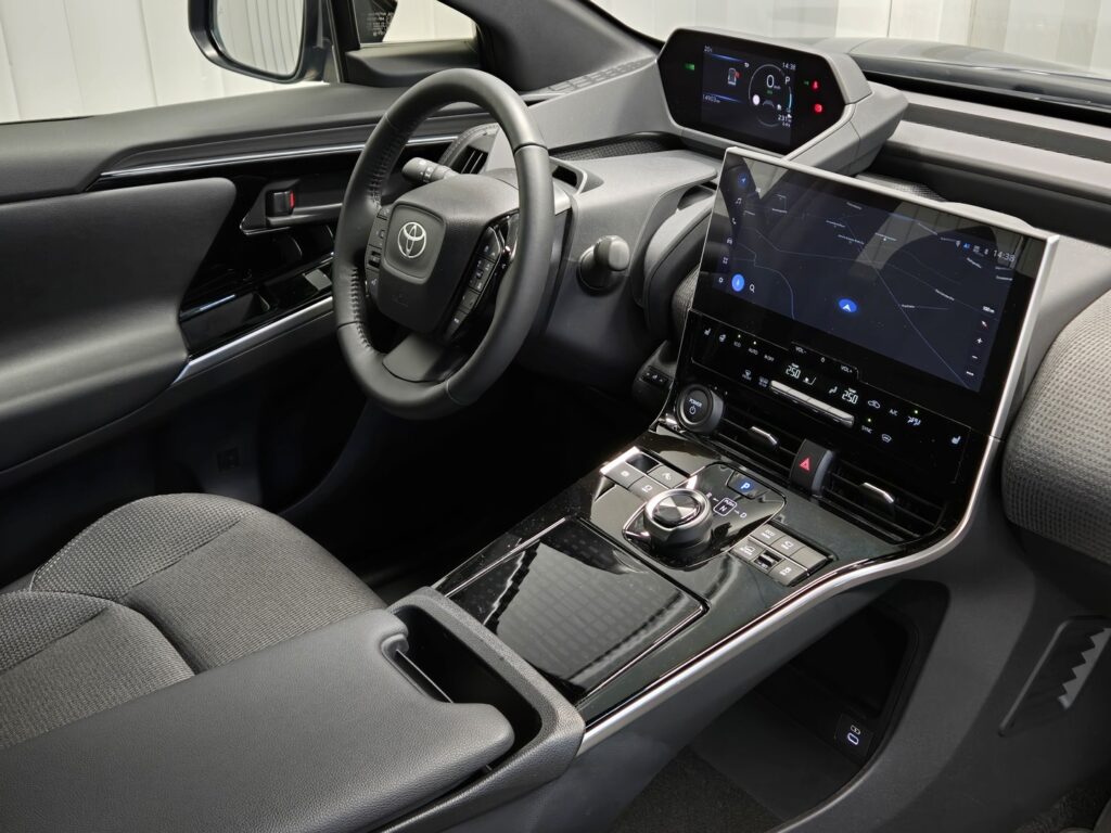 Toyota bZ4X, image 8