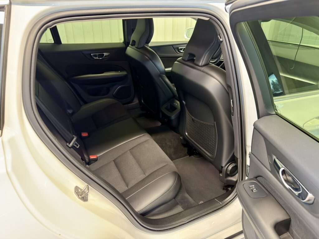 Volvo V60, image 10