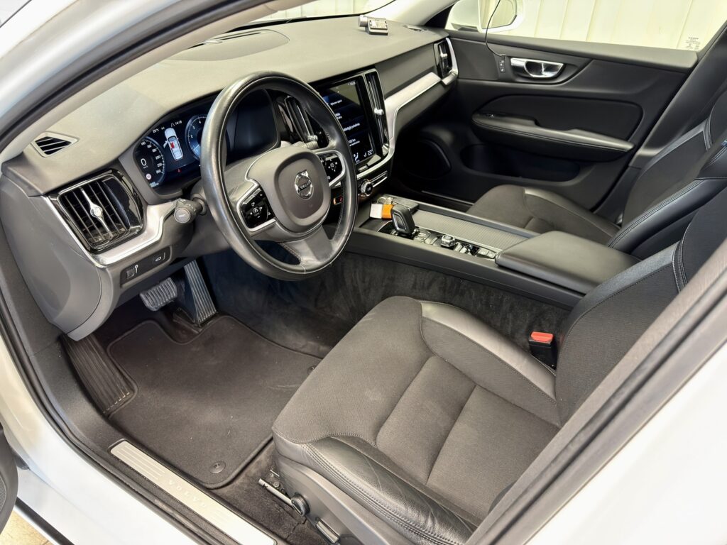 Volvo V60, image 8