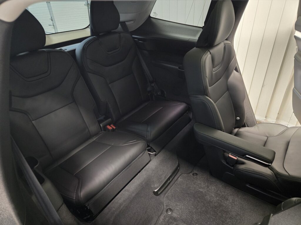 Volvo EX90, image 11