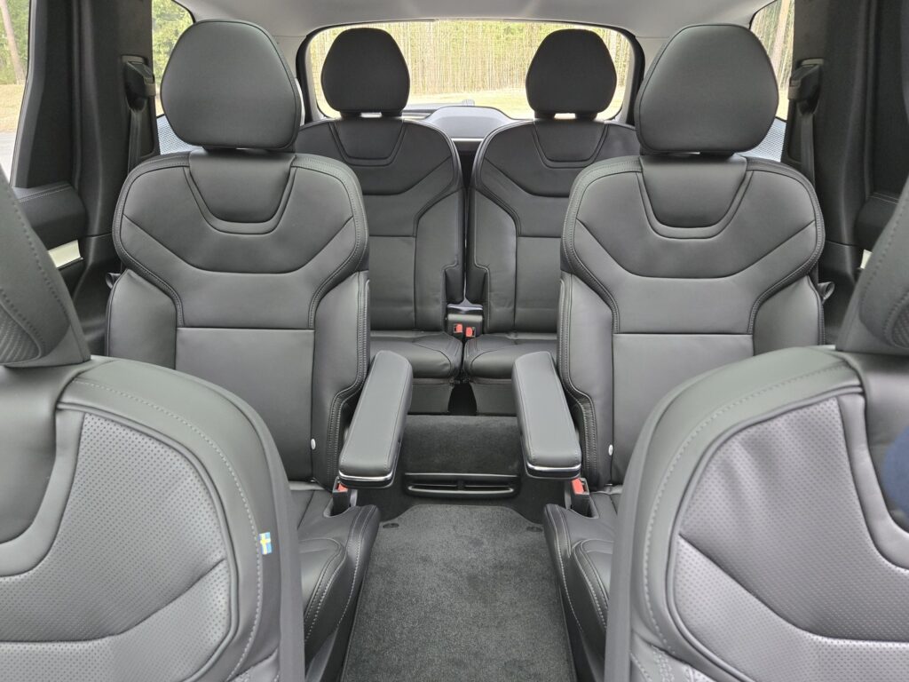 Volvo EX90, image 17