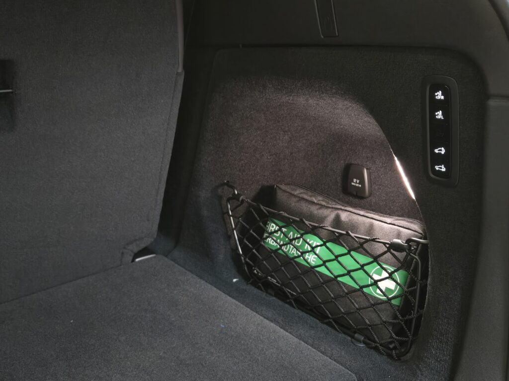 Volvo EX90, image 22