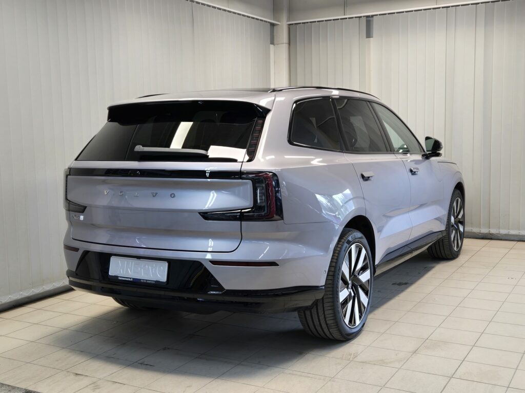 Volvo EX90, image 5