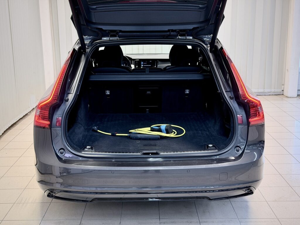 Volvo V90, image 21