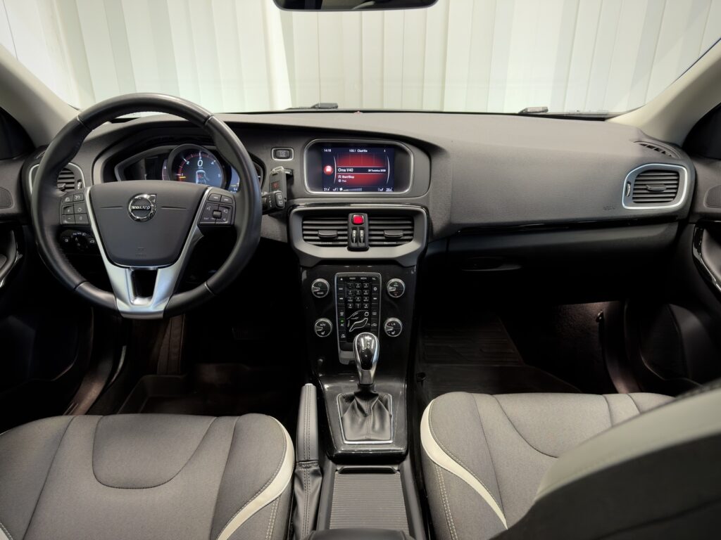Volvo V40, image 10
