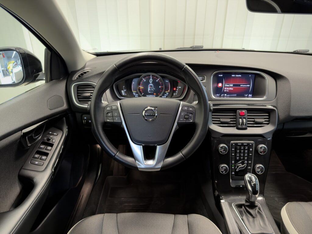Volvo V40, image 11