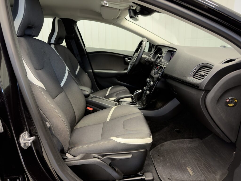 Volvo V40, image 8