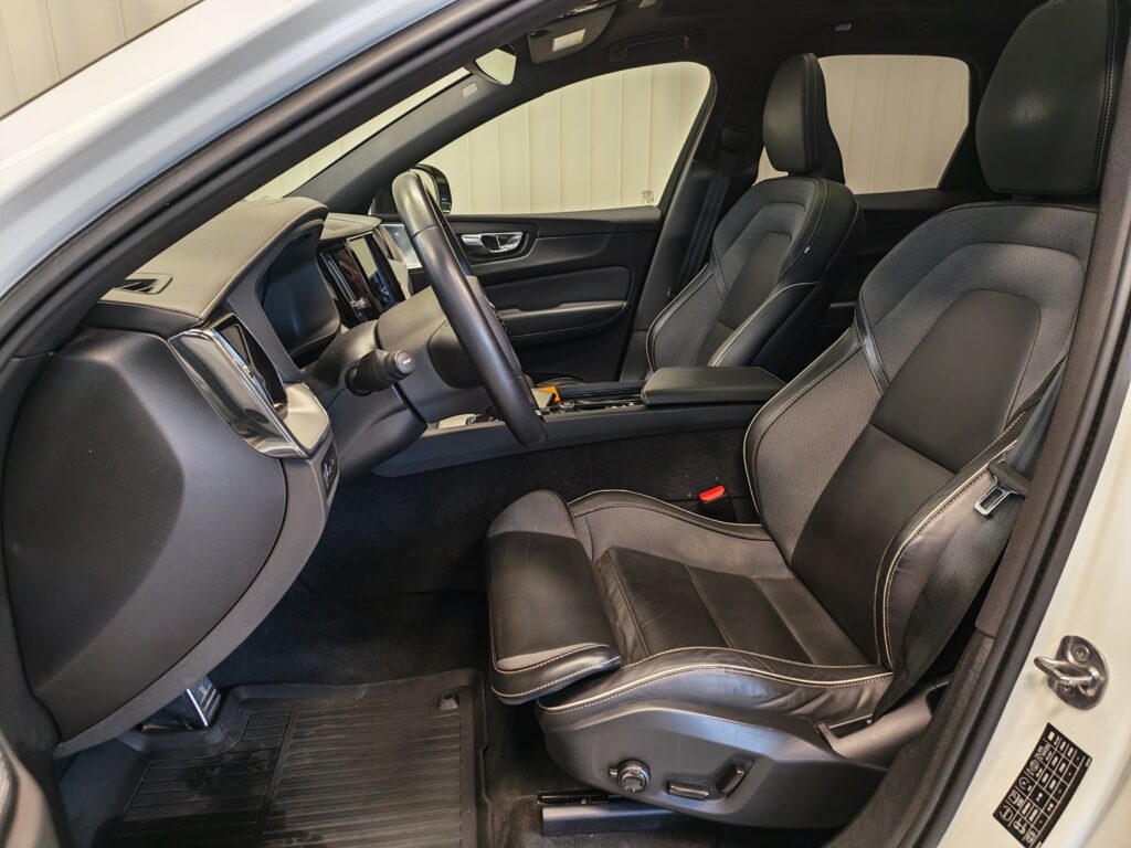 Volvo XC60, image 11