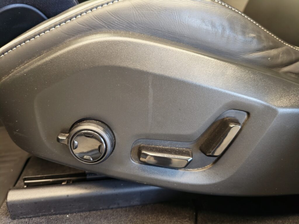 Volvo XC60, image 22