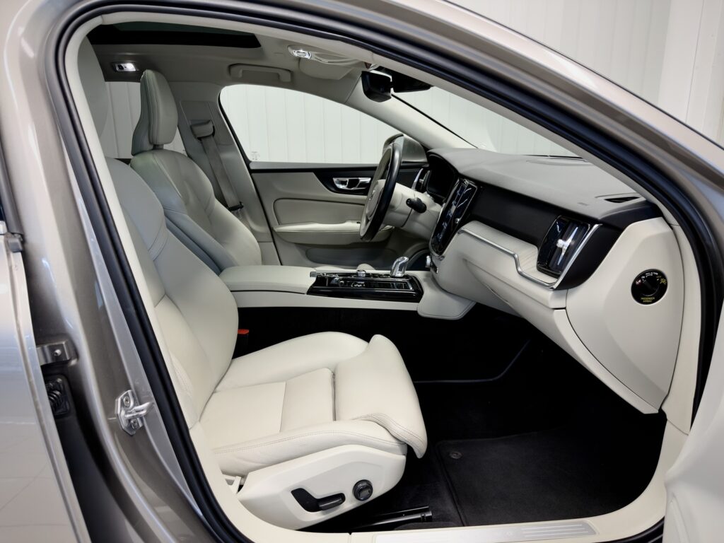 Volvo V60, image 8