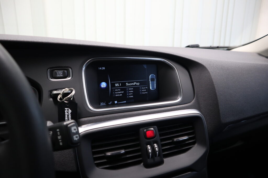 Volvo V40, image 13