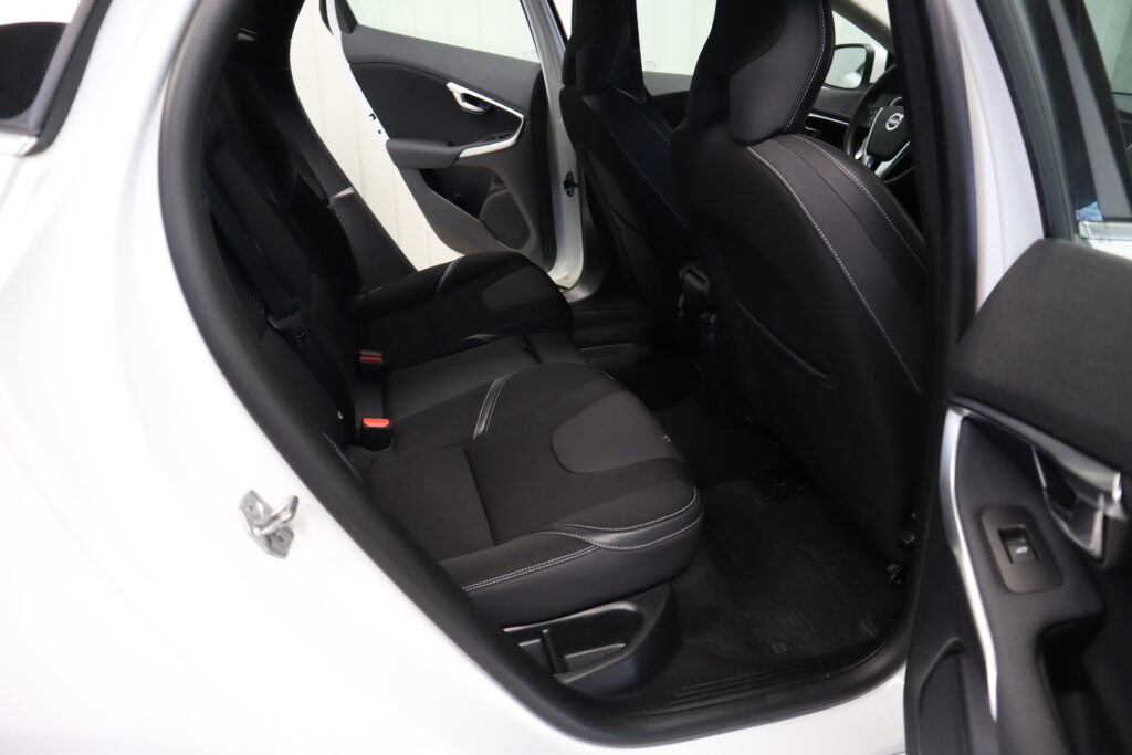 Volvo V40, image 17