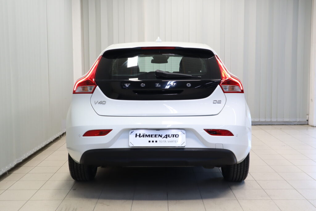 Volvo V40, image 8