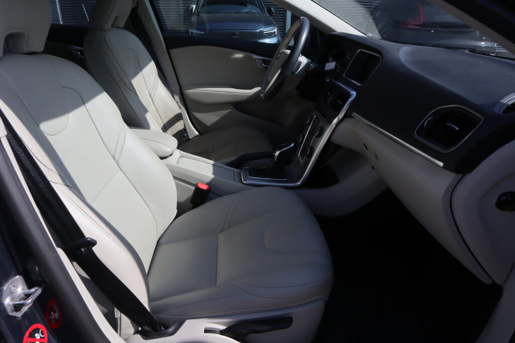 Volvo V40, image 6