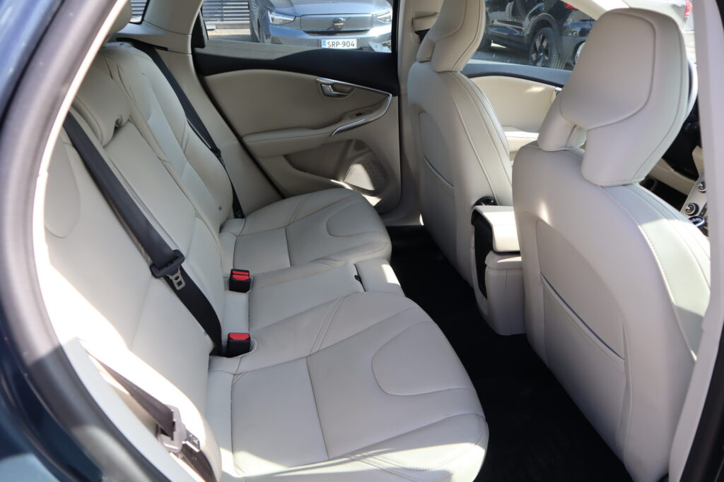 Volvo V40, image 8