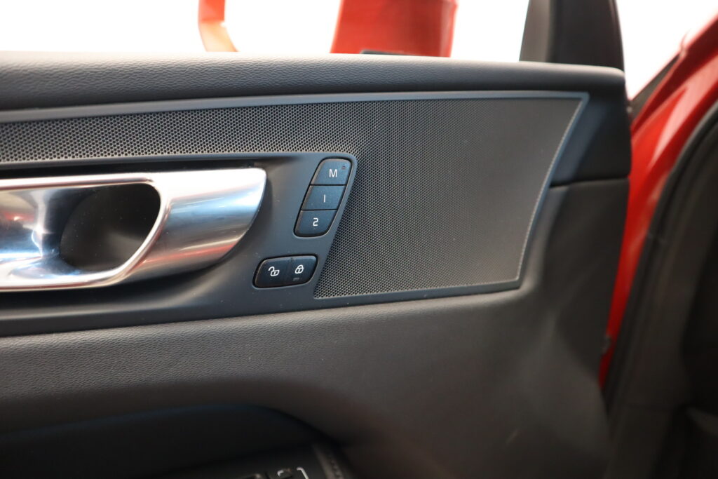 Volvo XC60, image 11