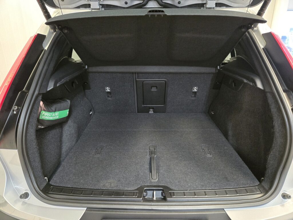 Volvo XC40, image 12