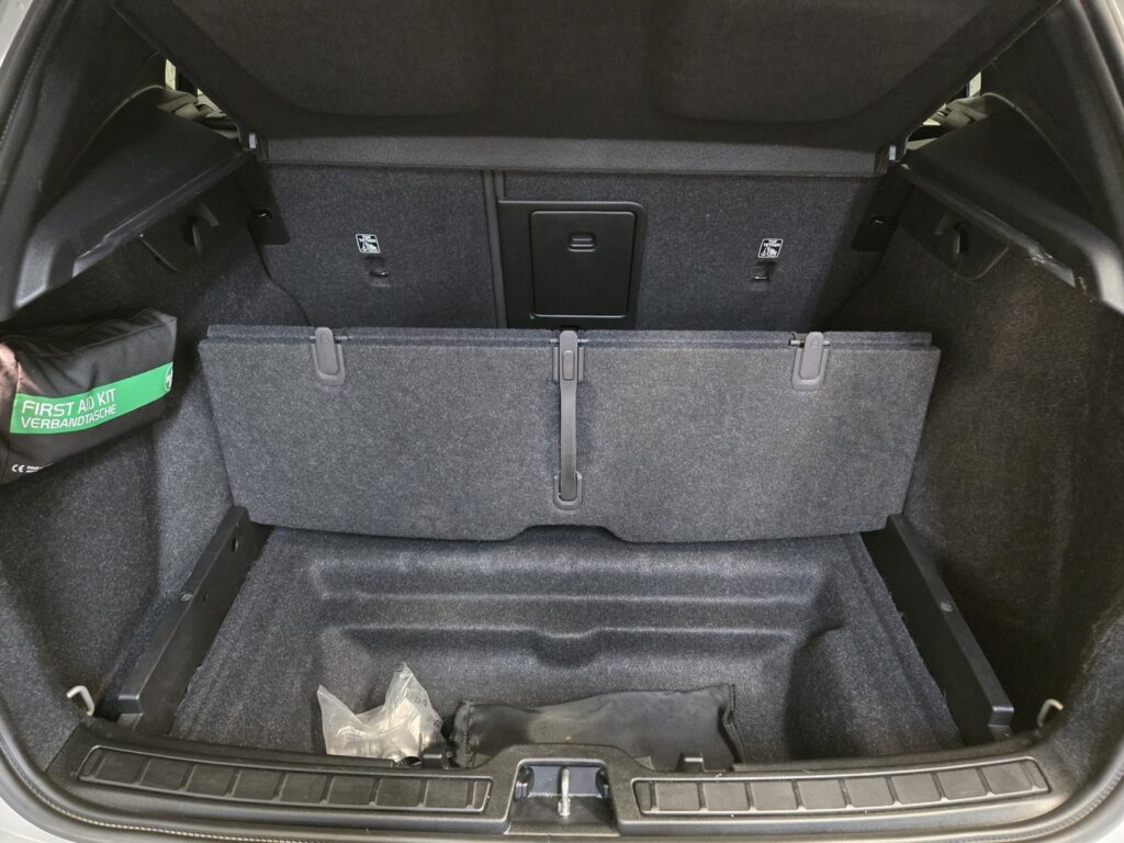 Volvo XC40, image 13