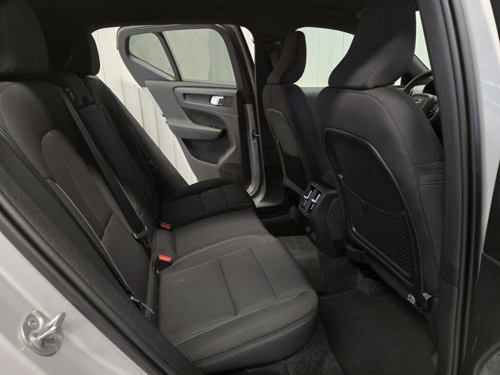 Volvo XC40, image 8
