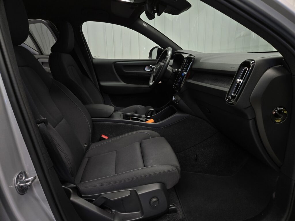Volvo XC40, image 9
