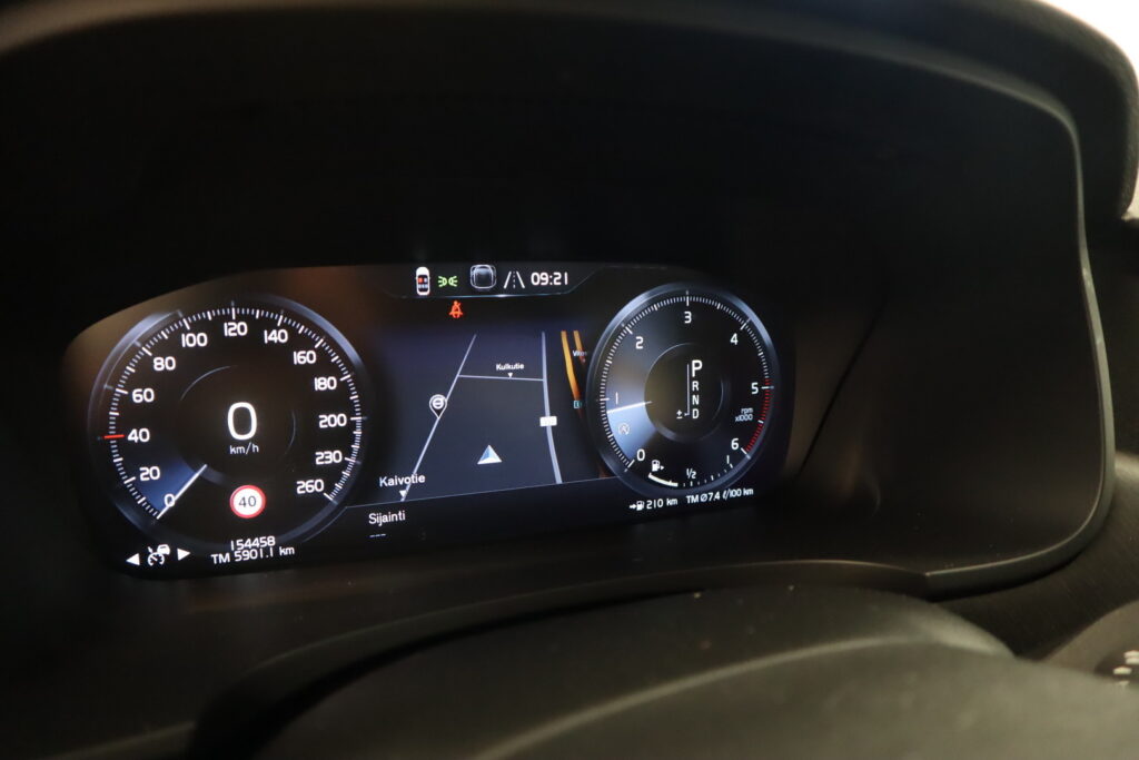 Volvo V90 Cross Country, image 12